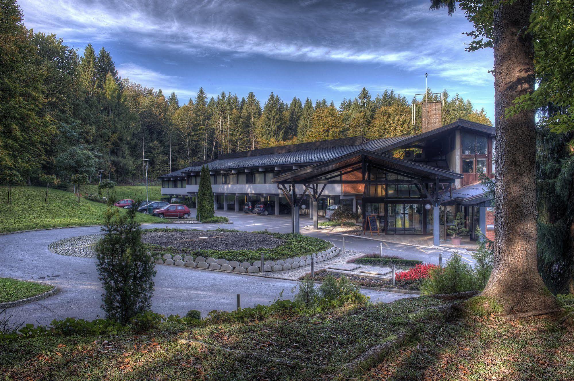 Hotel Grosuplje Exteriér fotografie